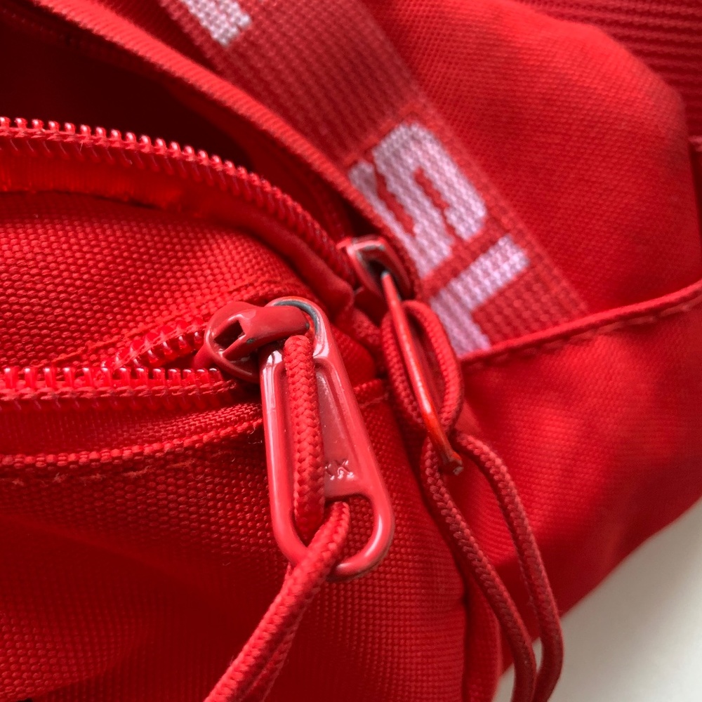 Supreme Fannypack red